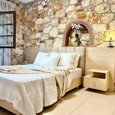 Boutique Stone House *