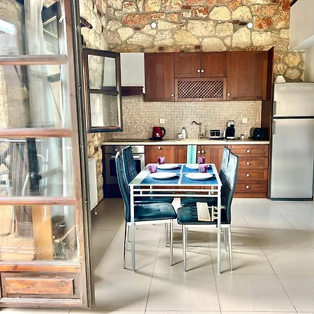 Boutique Stone House * Псакудия